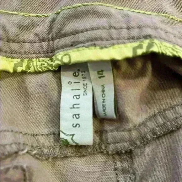 Sahalie Women’s Size 14 Cropped Light Brown Pants - Picture 6 of 7